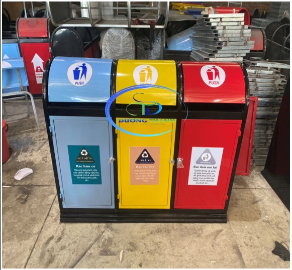 thùng rác sắt ngoài trời