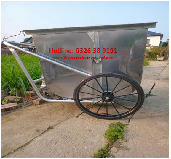 xe gom rác 3 bánh inox 400l